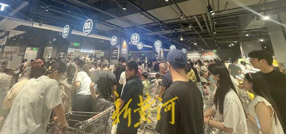 济南超市细分战：品牌各抢 “专属客”，谁能拿捏两代人？