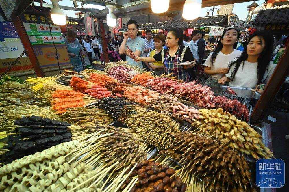 “五一”假期游 越夜越精彩