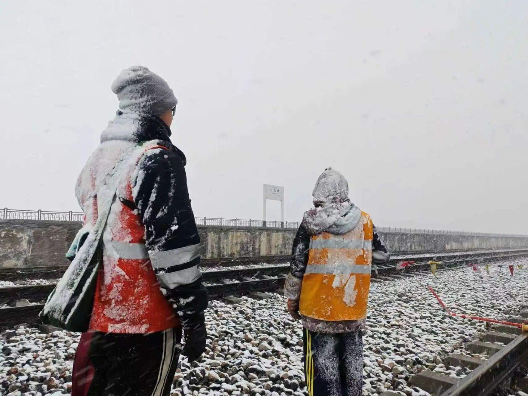 神奇天路如何改变雪域高原？