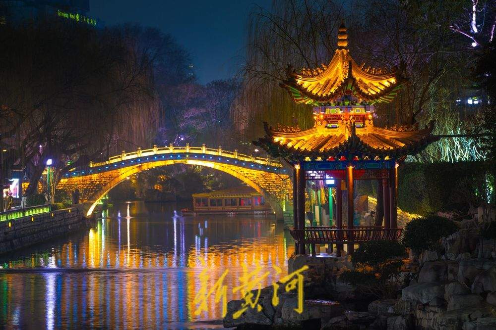 【网络中国节·春节】“泉”在济南过大年｜年味十足！花灯闪耀黑虎泉畔