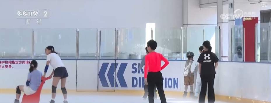 主打清凉、玩法“上新”,旅游“动”起来 夏日经济“热”起来