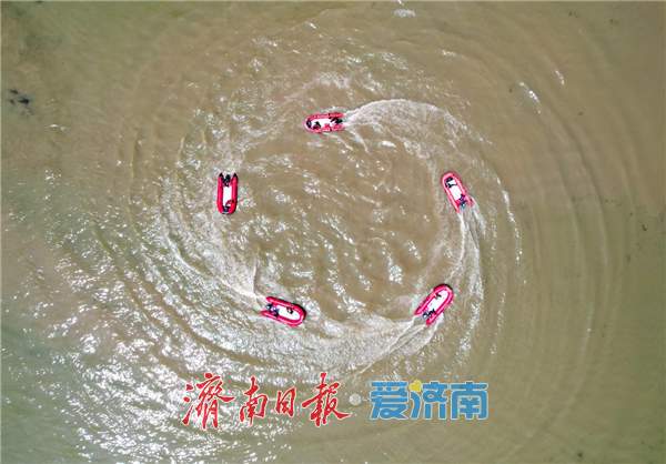 融媒·见证丨“水上蛟龙”练硬功 济南消防集结精兵，开展汛期水域集训