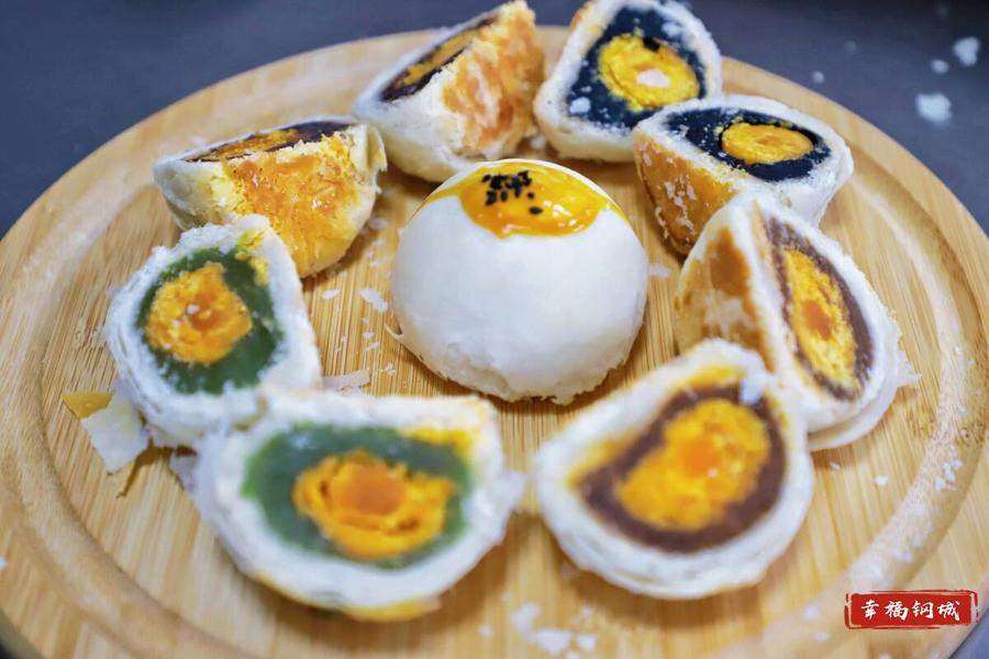 中秋将至月饼“抢鲜”上市，健康风、时尚味、老情怀，你pick哪一款？