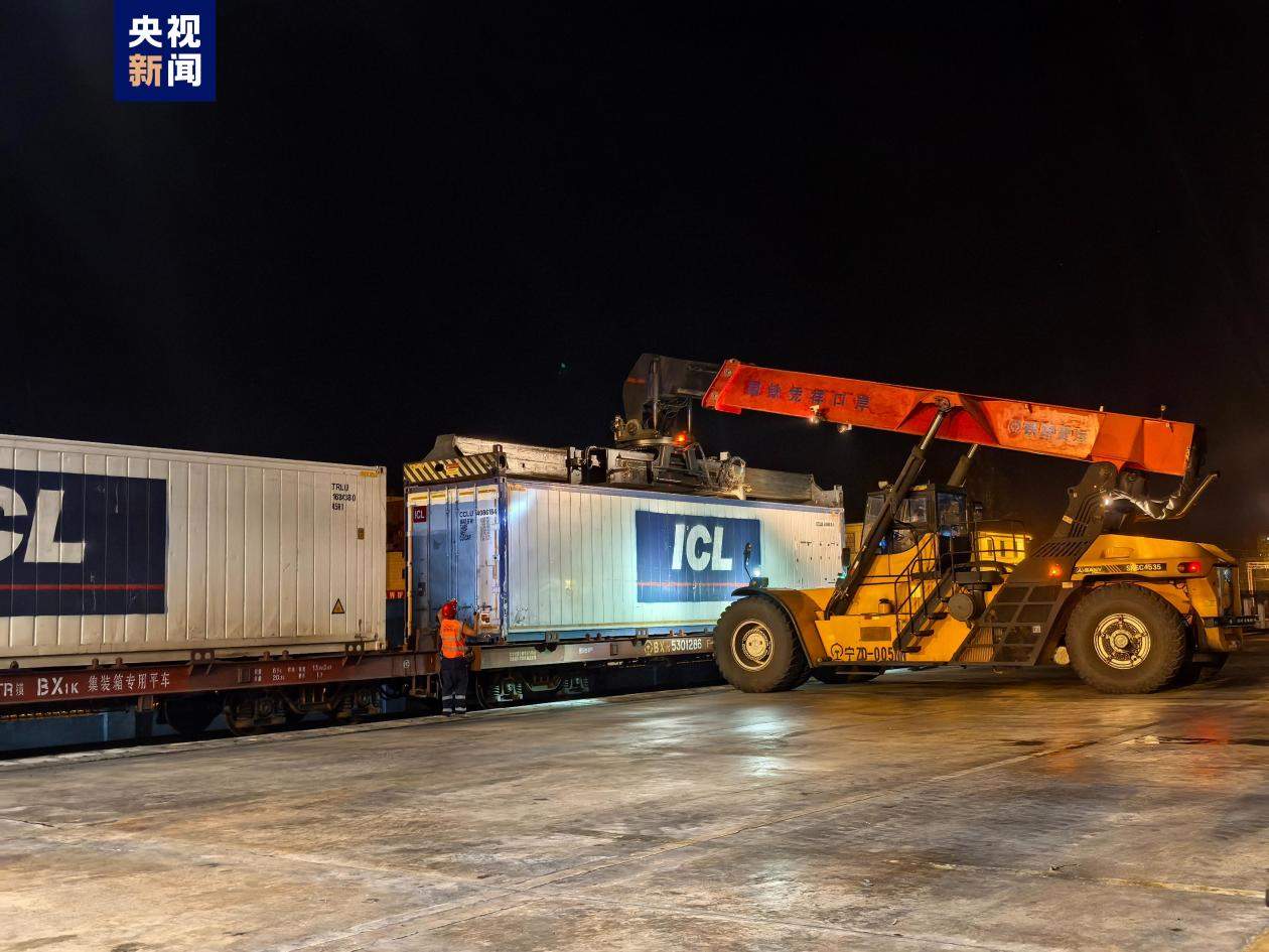又有口福啦！广西凭祥铁路口岸一大波东南亚水果“抢鲜”入境