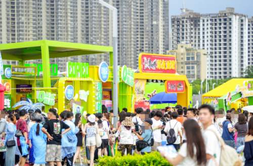 赵一鸣零食全链路创新产业生态,赋能行业与民生