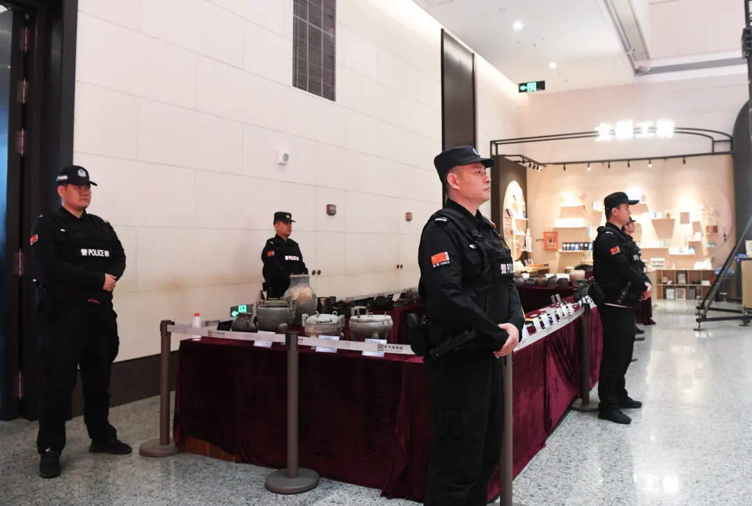 “盗墓秘笈”背后的激烈交锋，比影视剧更惊险！
