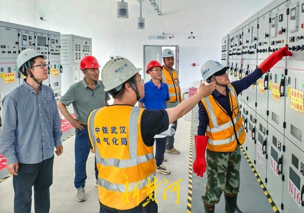 济滨高铁首座10kV配电所受电成功