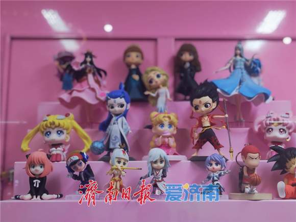 融媒·深调查丨动漫周边热销VS连锁品牌撤柜 “谷子经济”正在经历“成长阵痛”？