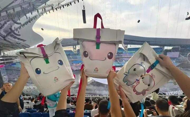 彻底火了！你认识它俩不？