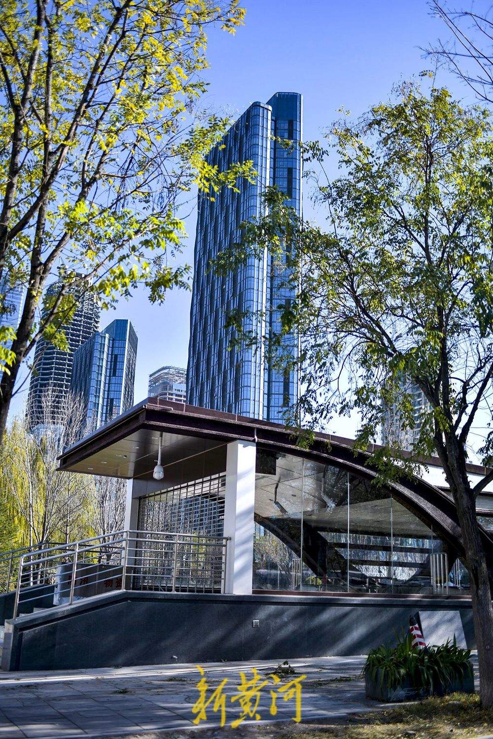 济南地铁6号线华阳路站出入口亮相 紧邻CBD和茂岭山