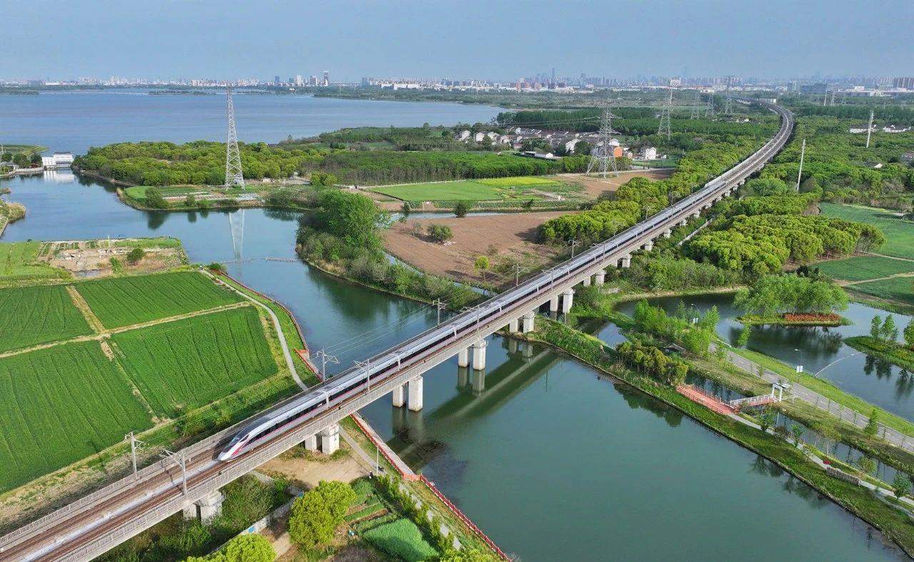 连续3天同比增幅超10%！今日全国铁路预计发送旅客1800万人次