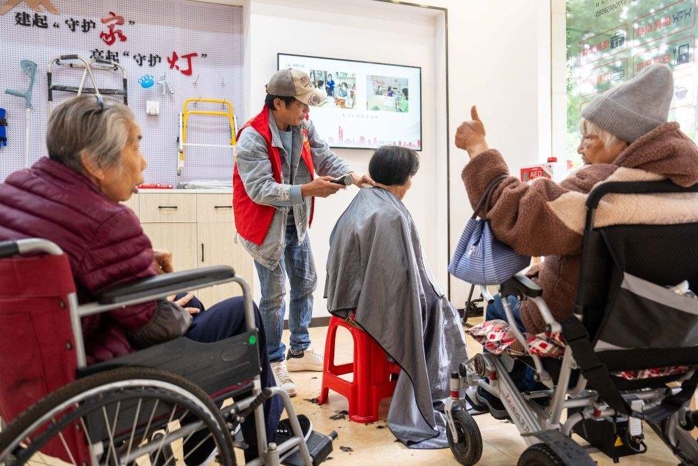 习近平总书记引领中国经济收官“十四五”擘画新蓝图