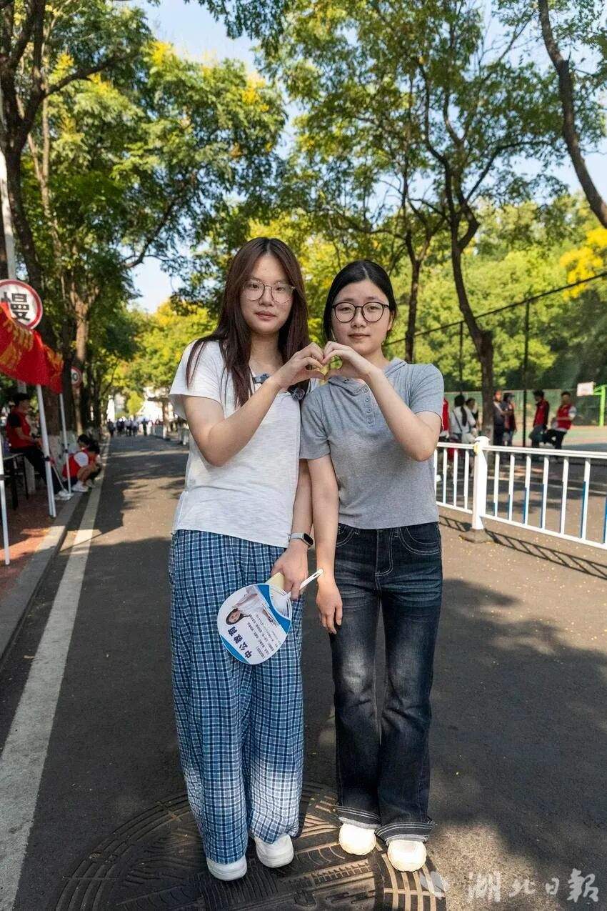 同名同姓，同年同月同日生，还同校同专业！