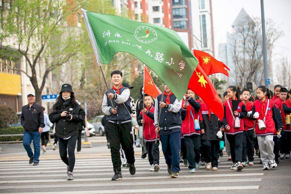 缅怀革命先烈 争做有为少年——经九路小学开展实践活动