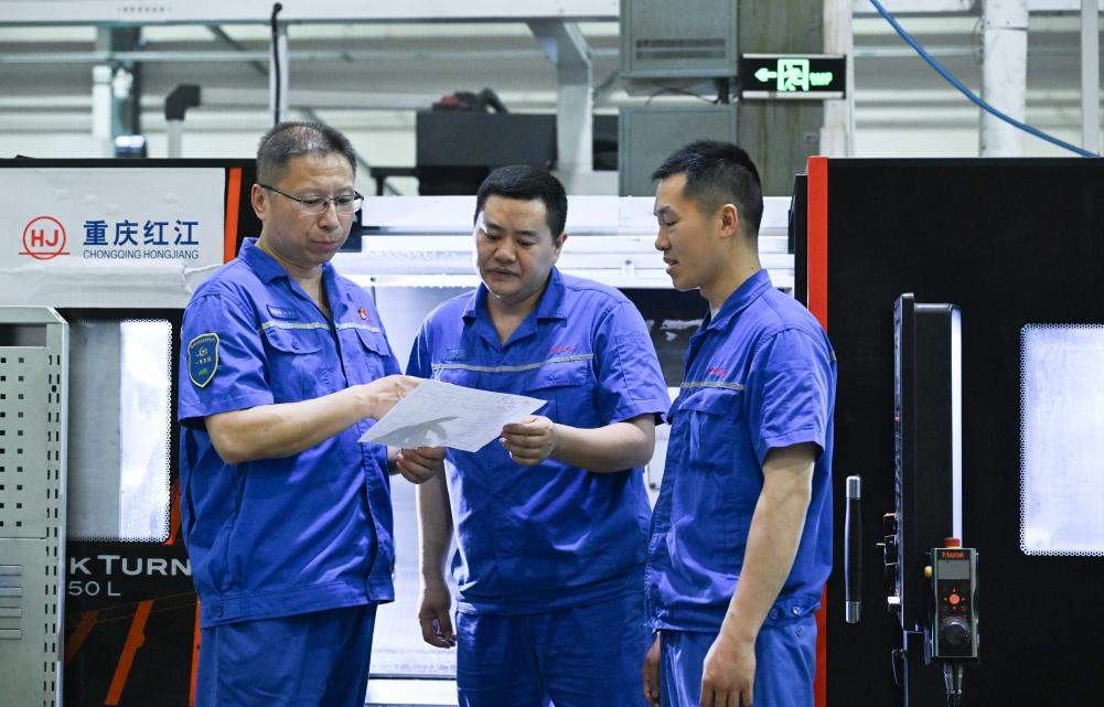 代表委员在身边丨爱拼会赢 着力稳就业促增收