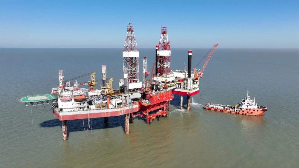 新华视点｜致敬劳动者 平凡岗位上的光芒万丈