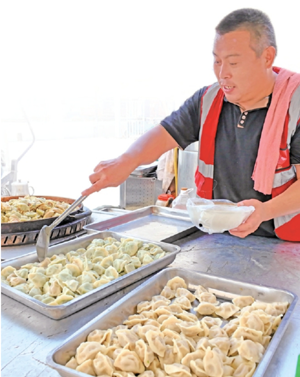 一座桥，载满人间烟火味——起步区崔寨街道“潮汐经营区”管出活力与温情