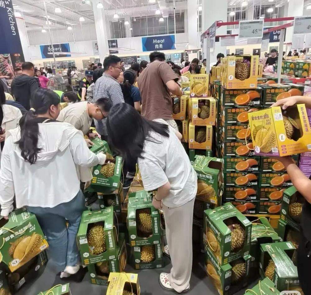 榴莲大降价？有店家卖9块9一斤，济南市场批发价格不降反升，“预计还要涨半个月”