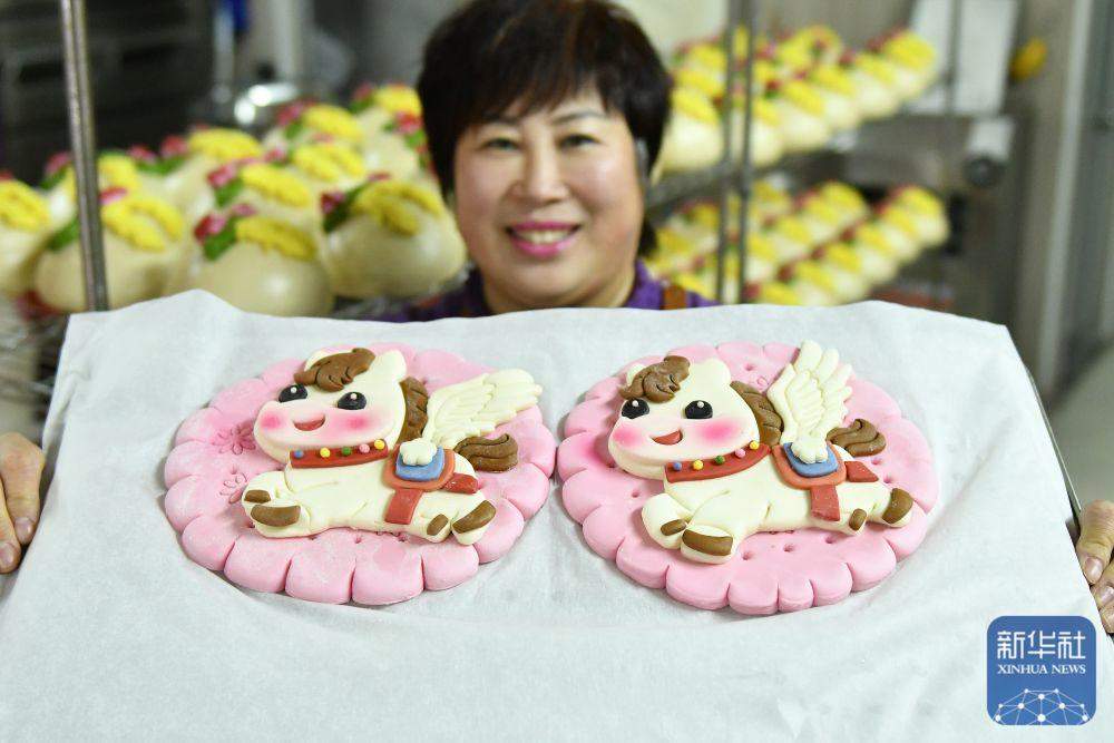 山东：文创“马”力全开迎新春