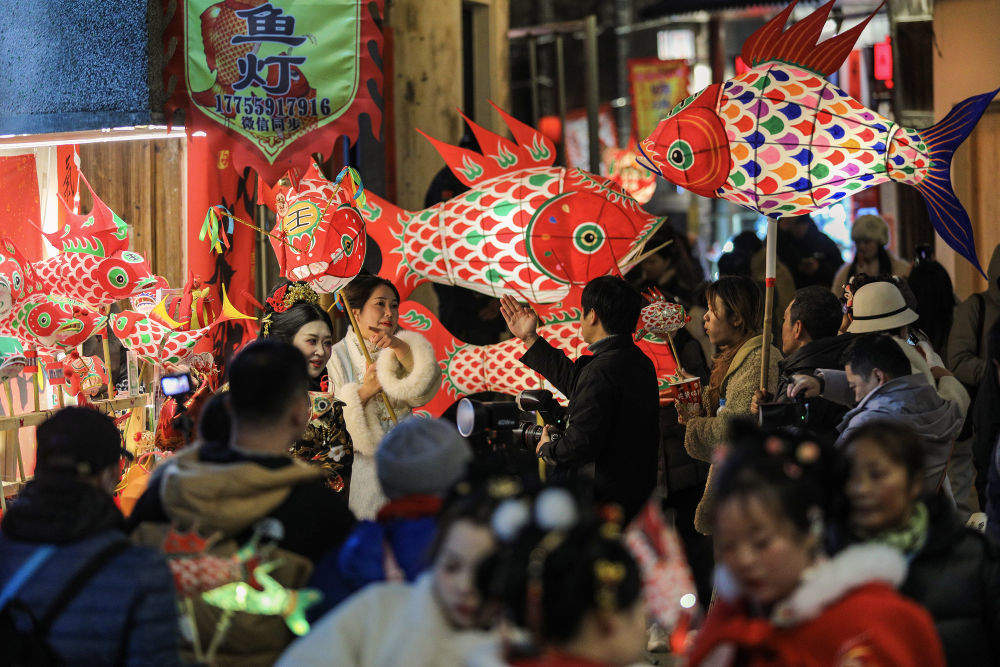 经济季报听信心｜一季度消费：多方发力增势稳