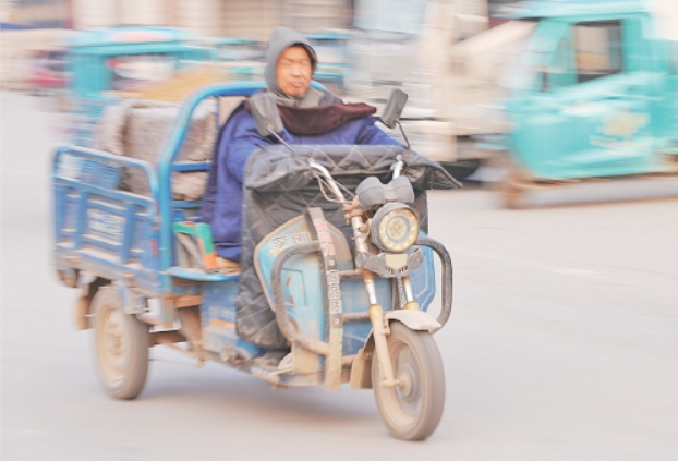 黄瓜晨市开市忙 出村进城销全国