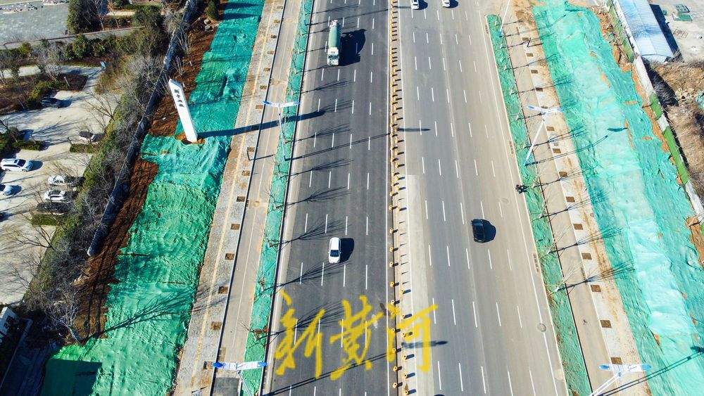 地铁8号线施工路段解除围挡，双向12车道通行重现