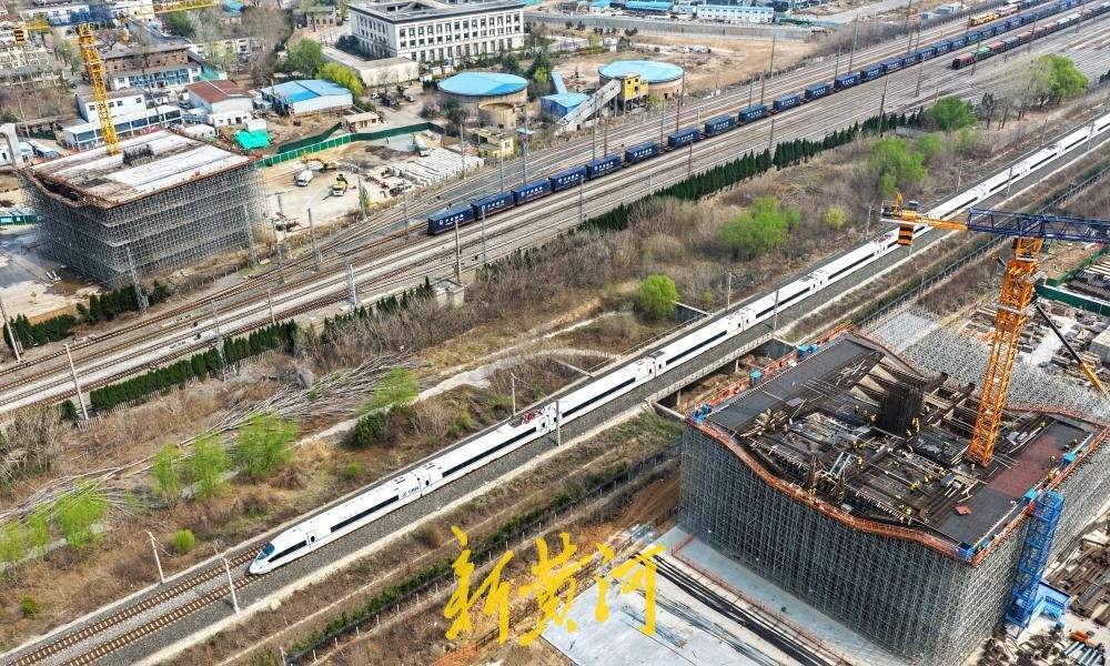 济南开源路项目主桥第一节段箱梁混凝土完成浇筑