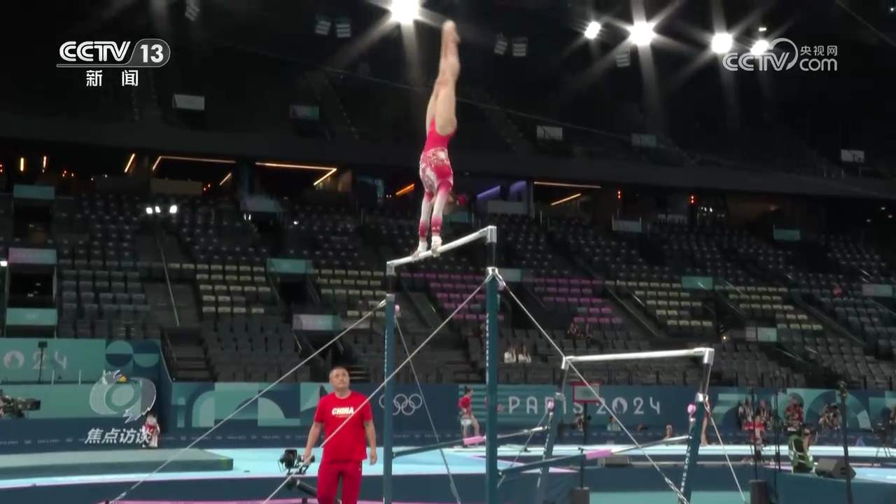 热泪盈眶！中国队塞纳河上合唱《歌唱祖国》响彻云霄声动世界