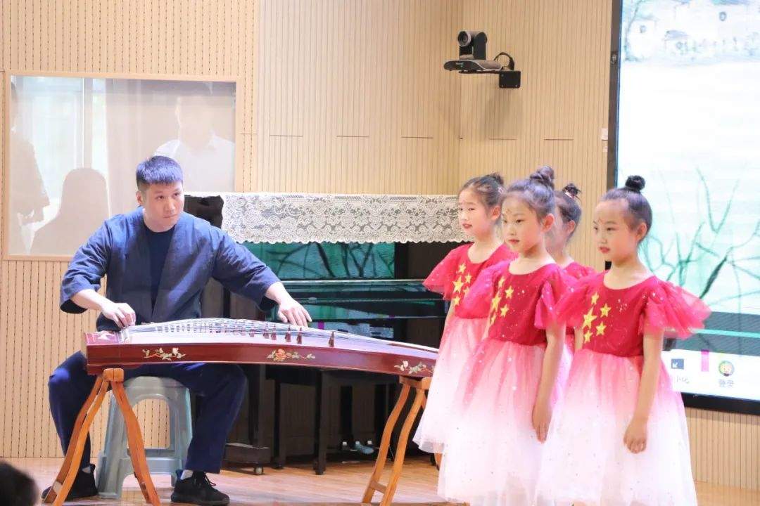 【三引导行动】济南高新区东城逸家小学“逸家好家风八大行动”成果展示 暨家风教育研讨会