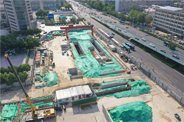 项目强省会丨济南地铁4号线省体育中心站主体已完工，施工进入后期