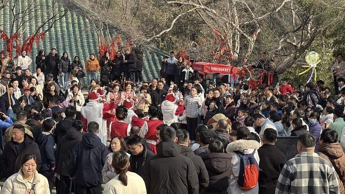 大年初一灵岩寺人气爆棚！单日迎客超1.8万人次