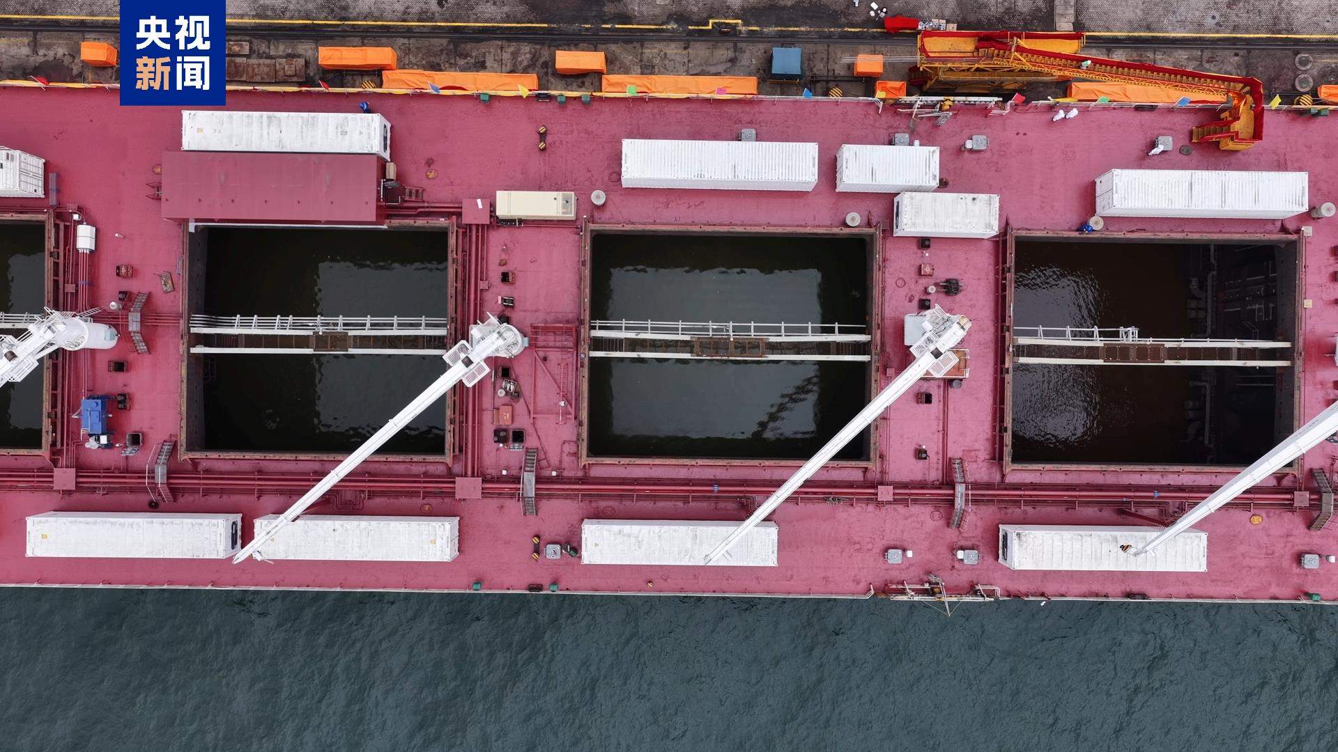 全球首艘8万吨级通海养殖工船完成交付