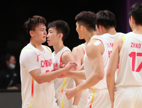 男篮亚洲杯：中国男篮时隔十年再度闯入决赛