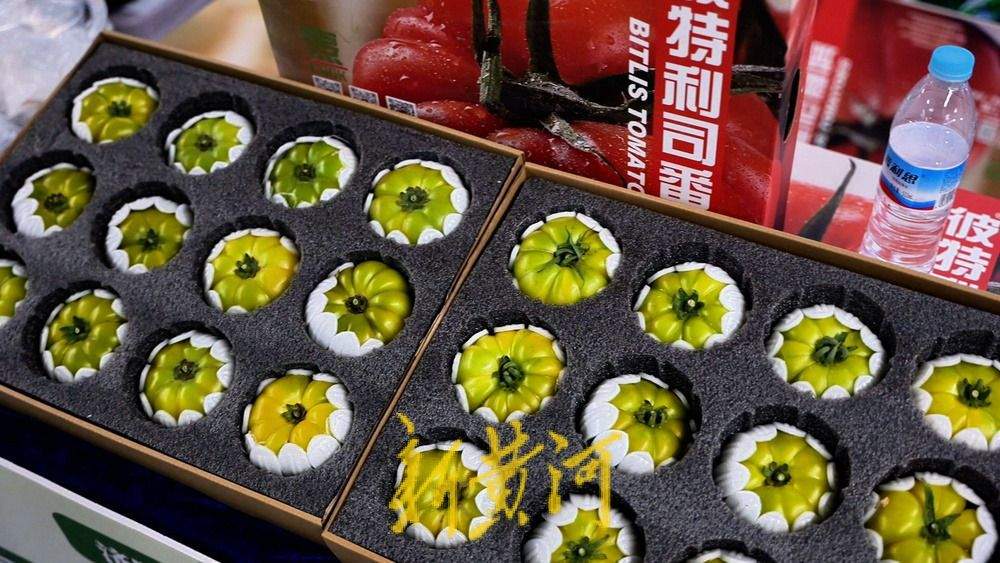 地铁站里飘起“瓜果香”，济南驻村第一书记夏季助农市集火爆开市