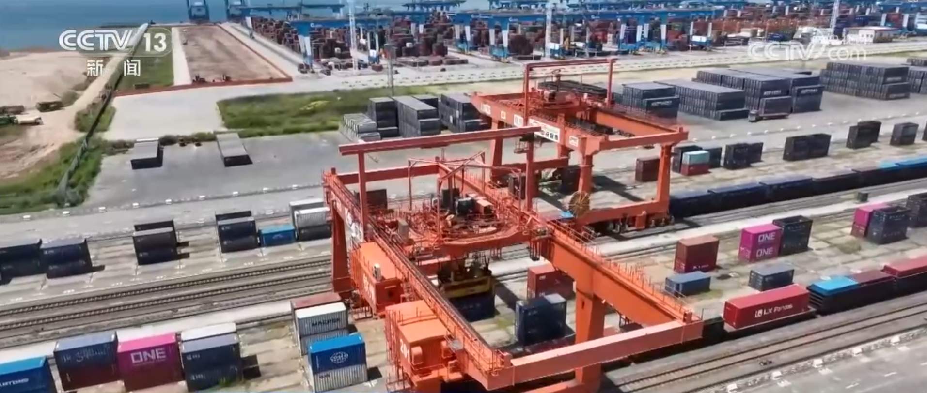 前11个月铁路运输“成绩单”出炉 “货畅其流”折射经济澎湃活力