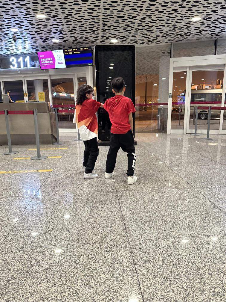 中国风街舞点燃巴黎，“小孩哥”啥来头？