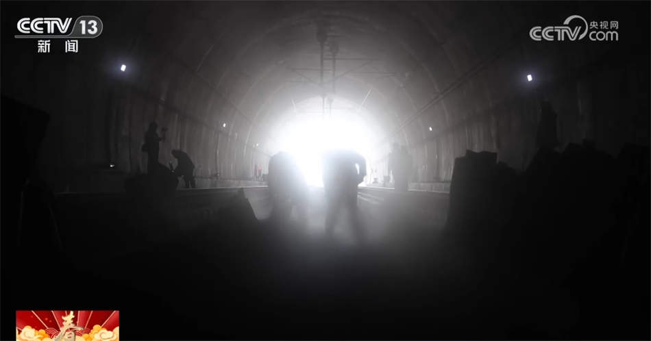 能源通道上的“守隧人”：保障运输畅通 温暖千家万户