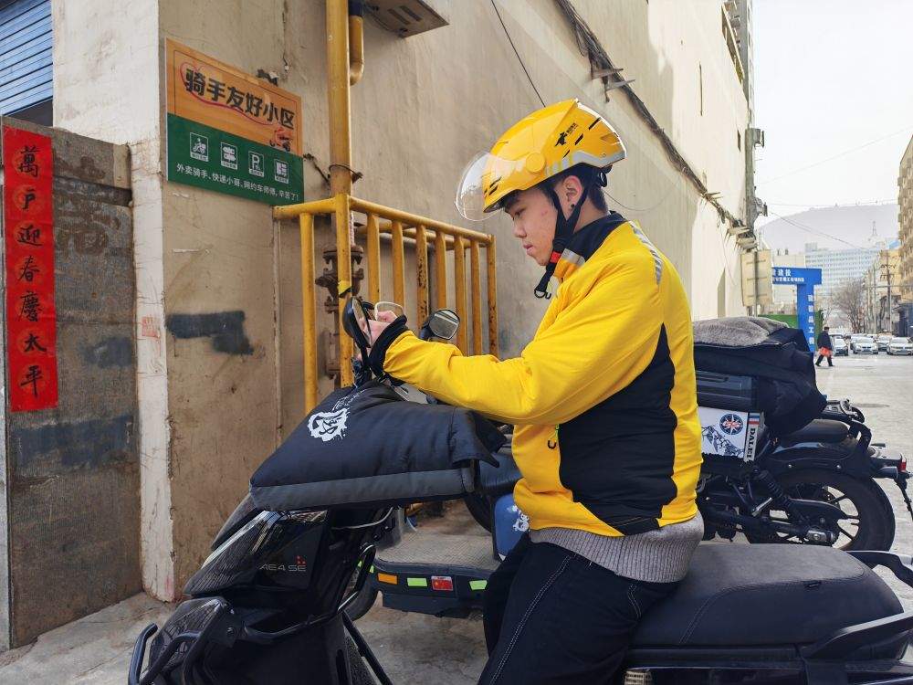 “骑手友好场景”里的新春佳节