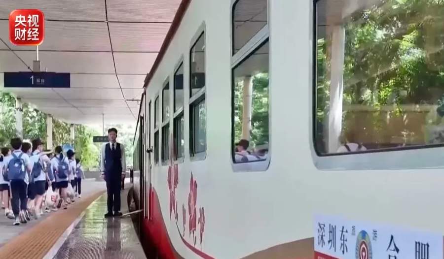 暑运进入尾声 多项出行数据刷新历史纪录