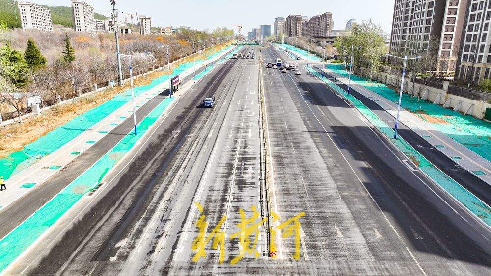 施工围挡逐步拆除 经十东路部分路段恢复10车道