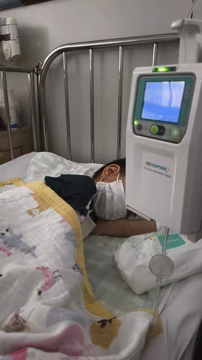 济南烧肉店主诚信救子续报：街坊网友街道自发伸出援手，温暖一座城