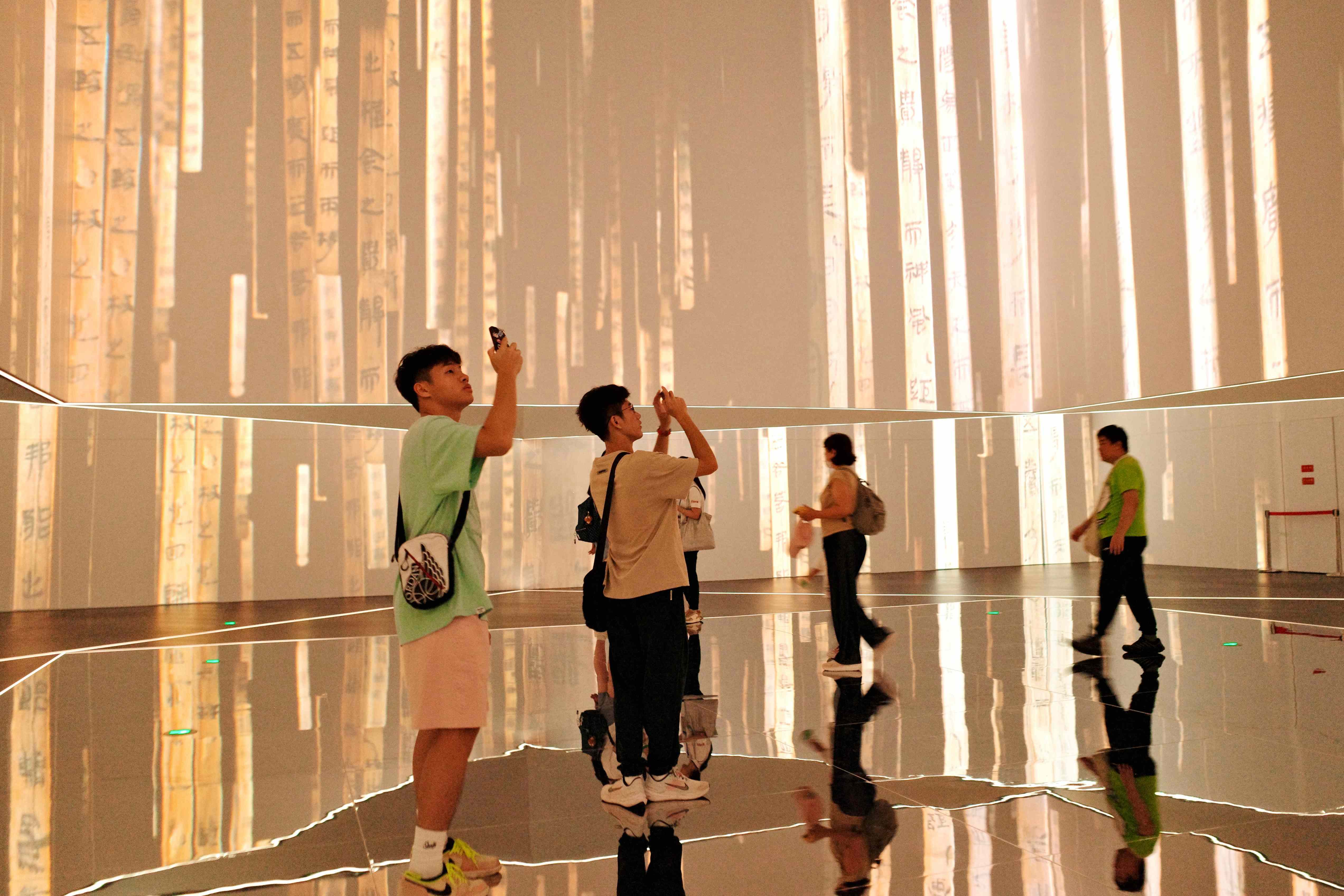 逐“新”提“质”!“文旅+科技”共创暑期消费新体验