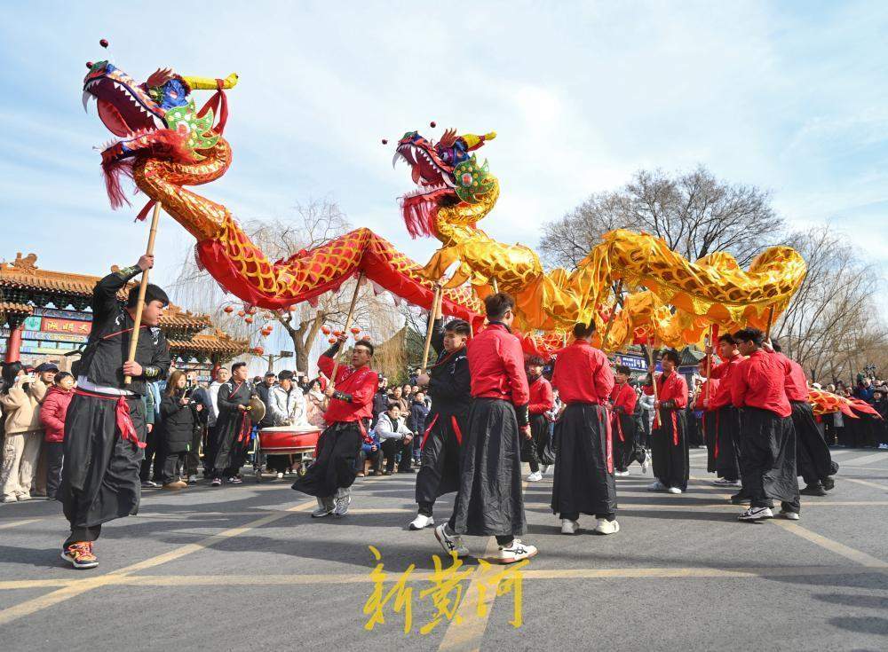 “泉”在济南过大年｜巨龙飞舞贺新岁，明湖市集年味浓