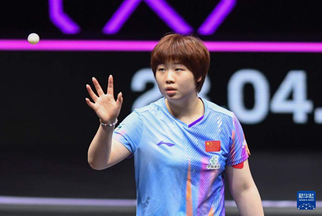 乒乓球——WTT重庆冠军赛：蒯曼晋级女单八强