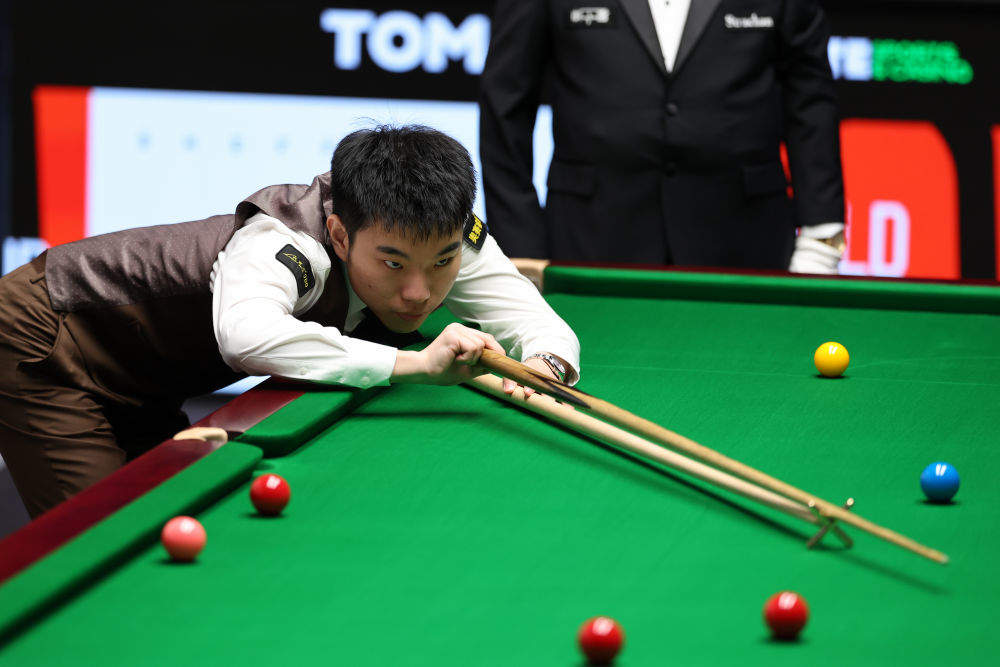 斯诺克世锦赛赵心童挺进16强