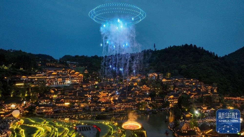 “五一”假期游 越夜越精彩