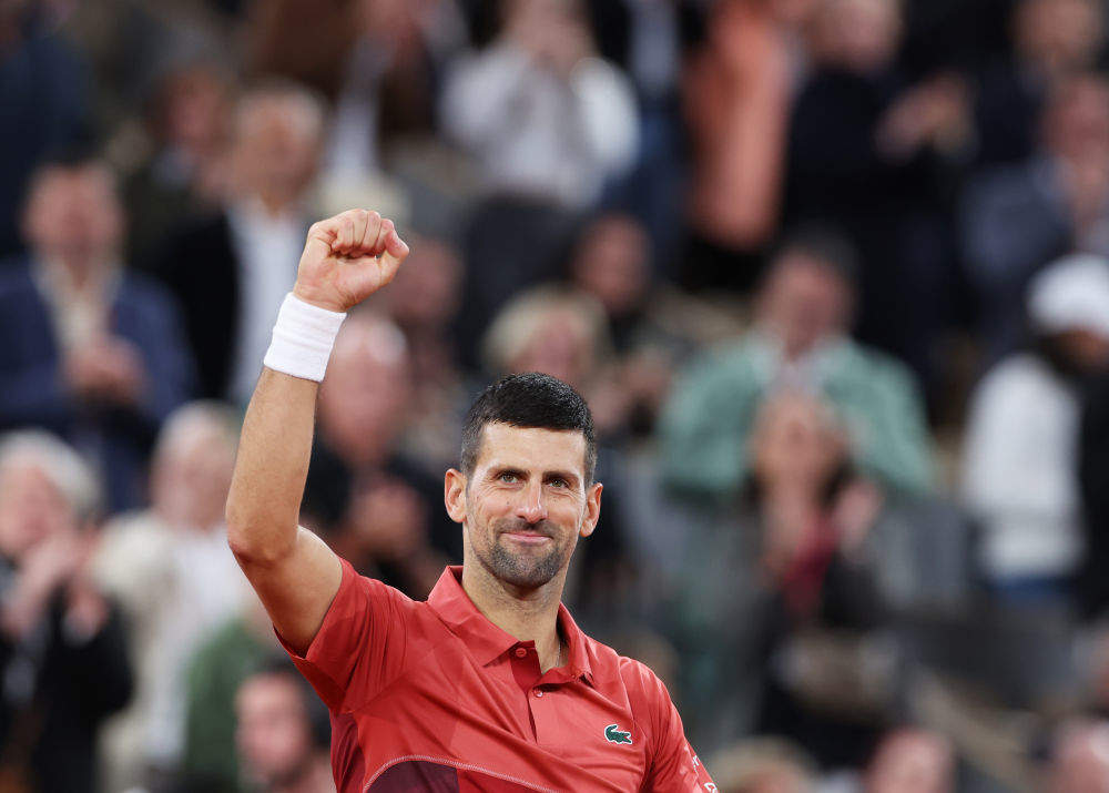 法网综合：郑钦文遭逆转无缘16强