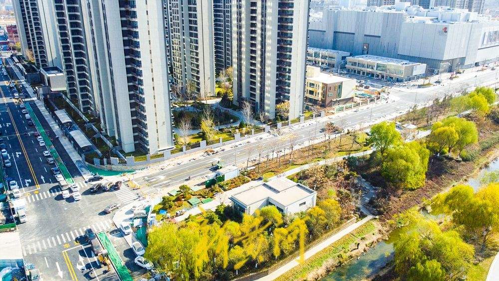 济南西客站片区三条道路贯通 路网升级助力商业综合体发展