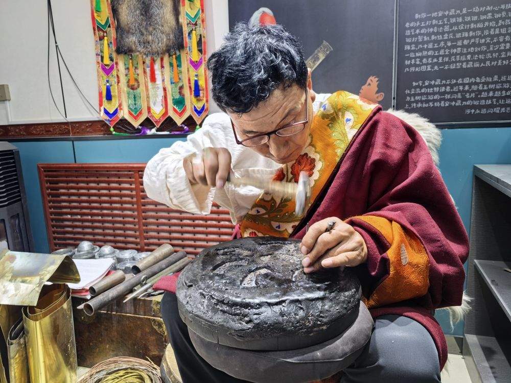 青海玉树：“小店经济”看活力
