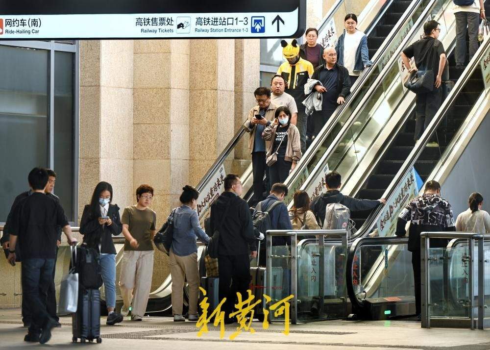 返程客流高峰到来，济南三大火车站 “双节”假期预计发送旅客260万人次